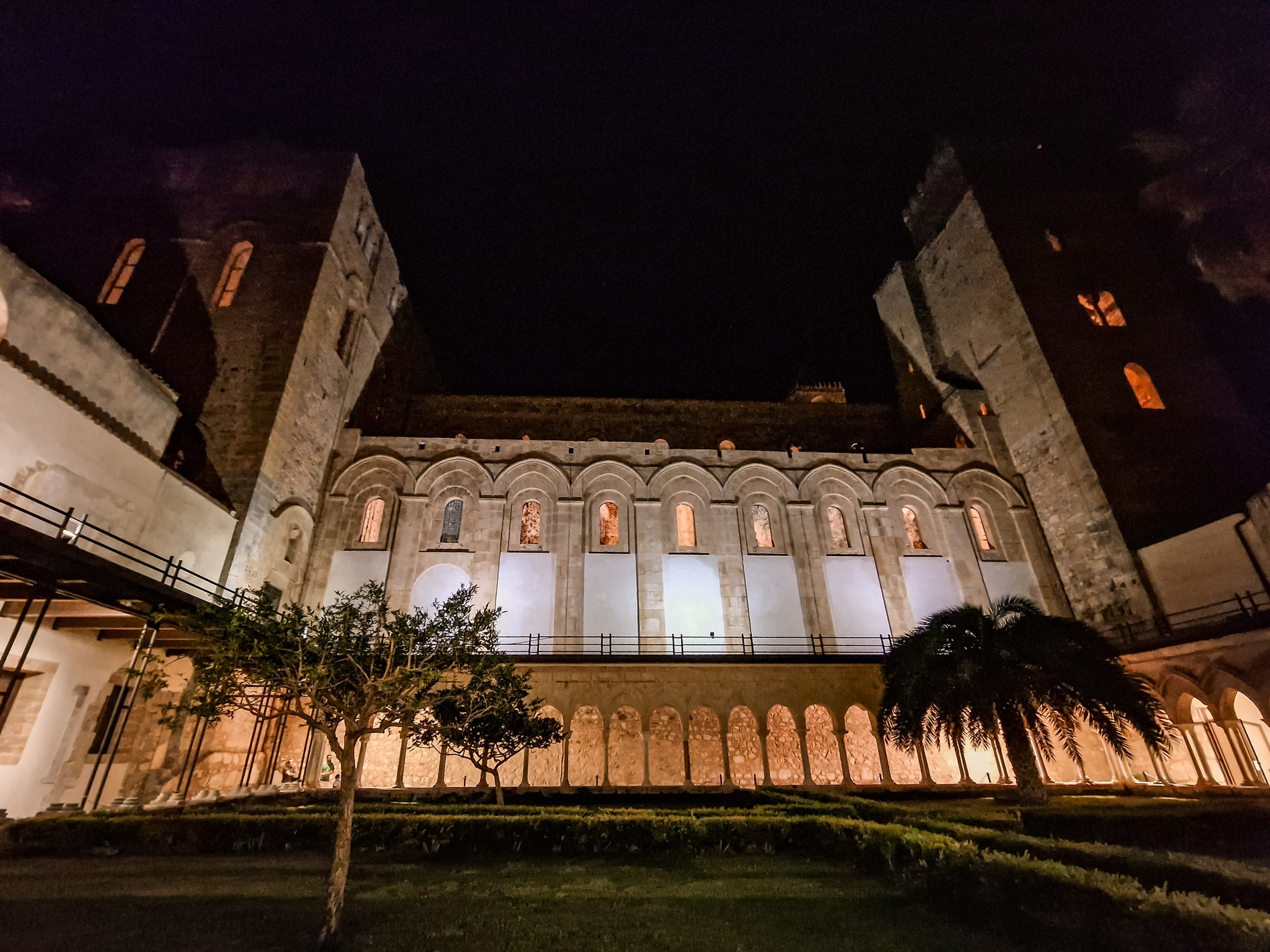La musica del quartetto Alikòs al Chiostro della Cattedrale di Cefalù